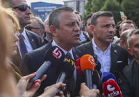 CHP lideri Özel: Aman efendim 'belediyelerin SGK borcu var, haciz geldi, o geldi', gelsin vız gelir tırıs gider