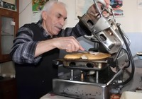 Herkes aynı soruyu soruyor: 10 TL'ye tost satan esnaf nasıl kar ettiğini anlattı