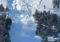 Palandöken Dağı'ndaki çığ anı kamerada