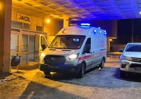 Yamaçtan kopan kaya parçası minibüse çarptı: 1 ağır yaralı