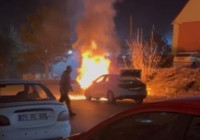 Seyir halindeyken yanan otomobil kullanılamaz hale geldi