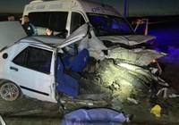 Aksaray'da otomobil ikiye bölündü: Baba ve kızı can verdi