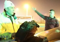 Polis çevirmesinde inanılmaz anlar: Alkollü sürücü herkesi güldürdü