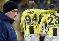 Mourinho'nun üçlü savunmasına sert eleştiri: Cengiz Ünder kopmuş, Amrabat tel tel dökülüyor