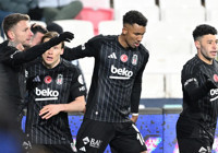 Beşiktaş, Sivasspor'u iki golle geçti