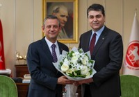 CHP lideri Özgür Özel'den Gültekin Uysal'a ziyaret