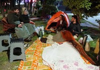 İstanbul'da bazı vatandaşlar geceyi dışarıda geçirdi
