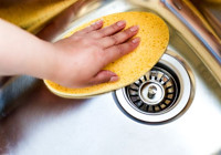 Lavaboyu bu şekilde temizlemenizde fayda var; Artık leş gibi değil mis gibi kokacak