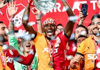 Galatasaray, Victor Osimhen’i takımda tutmak için bonservis paylaşımı teklif etti