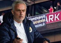 Galatasaray tribünlerinden olay gönderme; Mourinho pankartı açtılar