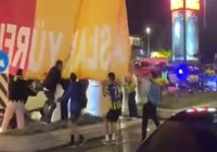 Galatasaray bayrağına saldıran 3 Fenerbahçe taraftarına gözaltı