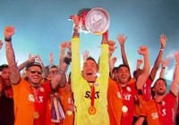 Galatasaray, 25. şampiyonluk kupasını aldı! Yenikapı'da taraftar rekoru kırıldı
