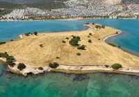Ege’deki bu adaya turistler akın ediyor: 10 çakıl taşı toplayanın ömrü uzuyor