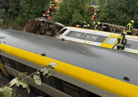 Almanya’da yolcu treni raydan çıktı