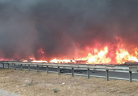 Devrilen TIR, alev alev yandı