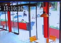 Otomobille çarpışan motosikletin sürücüsü yaralandı