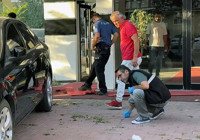 Oto galeriye silahlı saldırı; sokakta oynarken vurulan Ege, ağır yaralandı