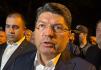 Bakan Tunç açıkladı: Trafikte yol kesenlere ve havaya ateş açanlara hapis cezası yolda