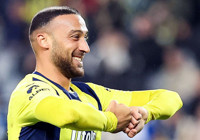 Fenerbahçe'de Cenk Tosun dönemi sona erdi; Yıldız futbolcudan iki yıllık imza