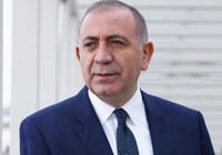 Gürsel Tekin'den CHP'ye yakın medyaya tepki: Paralı gazeteciler ve troller