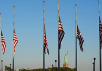 ABD'de bayraklar yarıya indi...  Trump destekçisi aktivist öldürüldü!