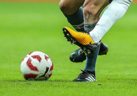 Yıldız futbolcu apar topar ülkeden ayrıldı! Büyük kriz yaşanıyor