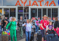 Ege ve Akdeniz'deki havalimanları turist sezonunda rekora uçtu