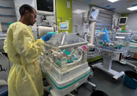 Gazze'de tıbbi malzeme krizi: Bebek Tülin, İsrail ablukasının pençesinde