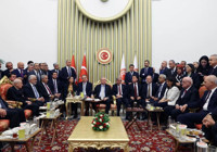 Ahmet Hakan’dan Meclis resepsiyonu analizi: “DEM ile Erdoğan arasında sıcaklık, Davutoğlu ve Babacan’da mahcubiyet…