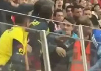 Samsunspor-Fenerbahçe maçında olay! Mert Hakan Yandaş ile tribünler arasında tartışma!