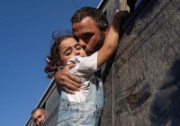 Gazze'de büyük kavuşma! Filistinli rehineleri on binler karşıladı