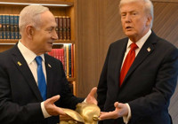 Netanyahu Trump'a altın barış güvercini hediye etti! 67 binden fazla Filistinlinin ölümünden sorumlu...