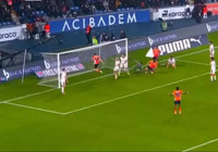 Başakşehir - Galatasaray maçında tartışmalı pozisyon! Gol 4 dakika incelenip iptal edildi