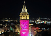 Galata Kulesi pembeye büründü!
