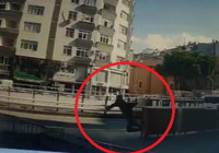 Polisten kaçarken düşüp yakalandı, üzerinden uyuşturucu madde çıktı