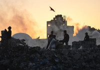 İsrail'in ateşkese rağmen Gazze'de bir araca düzenlediği saldırıda 4 kişi yaralandı