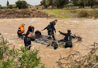 Foça'da selin izleri siliniyor