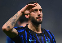 Hakan Çalhanoğlu yıldızlaştı: Inter sahasında Fiorentina'yı rahat geçti