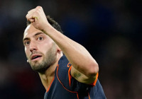 Hakan Çalhanoğlu için Inter’e ikinci çıkartma!