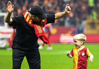 Galatasaray'da duygusal anlar! Dries Mertens ve ailesi, yeniden RAMS Park’ta