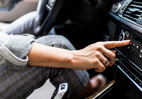 İstatistikler şaşırttı: Arabada bu şarkıları dinlemek kaza riskini artırıyor