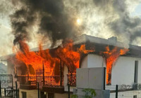 Evi ateşe verip 2 jandarmayı bıçakla yaraladı: Vurularak etkisiz hale getirildi