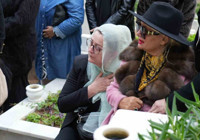 Banu Alkan kardeşini gözyaşlarıyla uğurladı