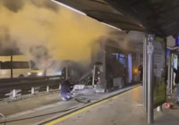 Edirnekapı'da metrobüsün motor kısmında çıkan yangın söndürüldü