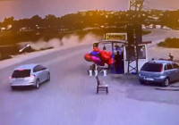 Otomobilin virajda takla attığı kaza kamerada