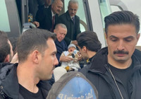 Erdoğan konvoyu durdurdu, 4 aylık bebeğe altın taktı: “Kaçıncı çocuk?” - “Beşinci!”