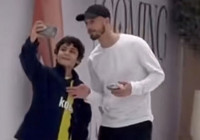 Vaclav Cerny, Fenerbahçe armasını eliyle kapattı