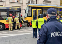 Varşova'da iki tramvay ile otobüs çarpıştı: 24 yaralı