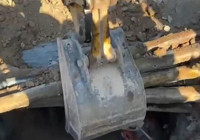 Lavabo musluğuna bağlı düzenek ortaya çıkarıldı; yerin altından 3,5 ton kaçak motorin çıktı