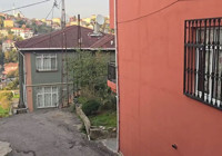 İstanbul'da duvarlarında çatlak oluşan 2 bina tahliye edilerek mühürlendi